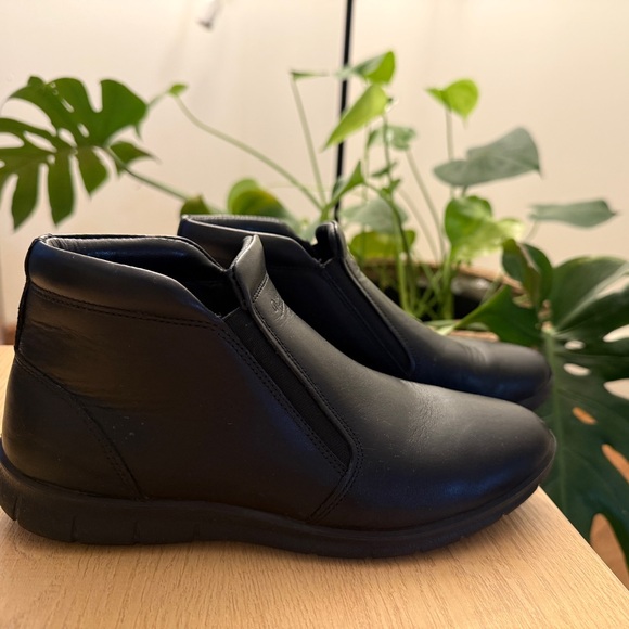 Black Ankle Boots for Women 6.5 (37) - Picture 2 of 5